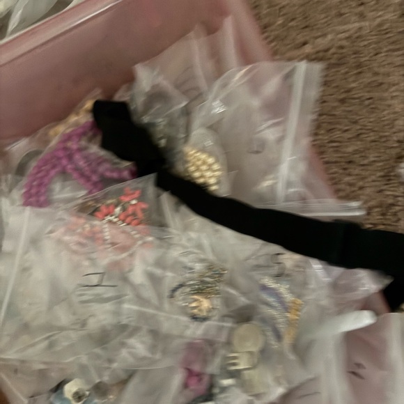 Assorted Jewelry Collection - Picture 9 of 11